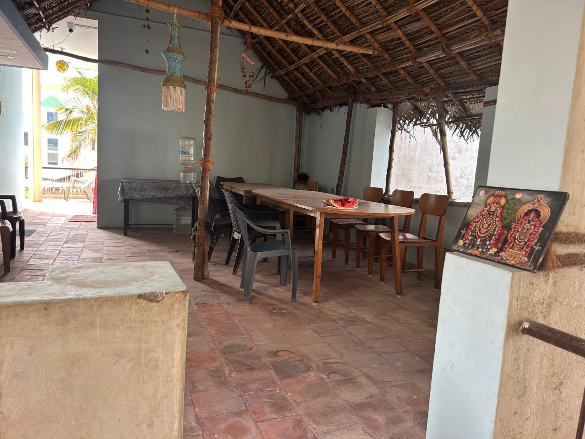 Anbu Ramana Guest House Tiruvannāmalai エクステリア 写真