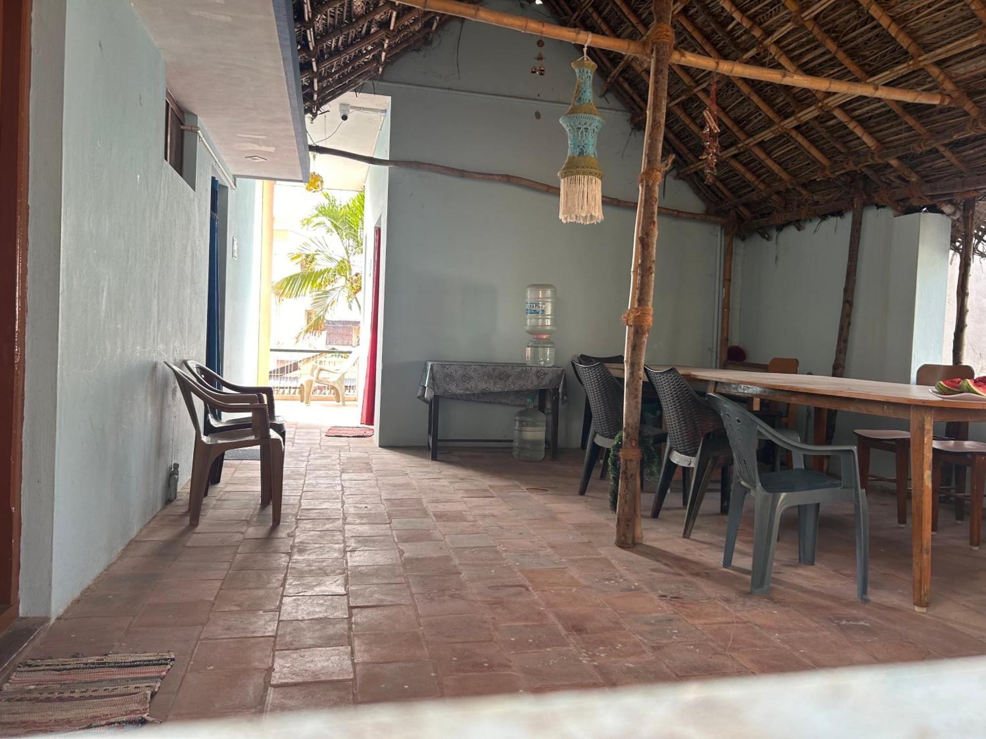 Anbu Ramana Guest House Tiruvannāmalai エクステリア 写真