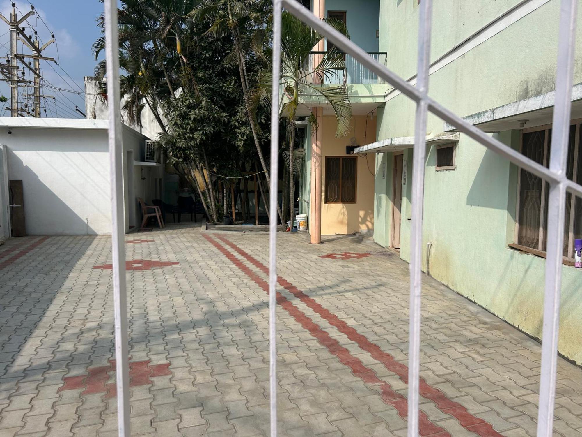 Anbu Ramana Guest House Tiruvannāmalai エクステリア 写真